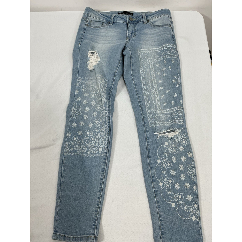 Woman’s Junior Cred NY Skinny Ankle Light Blue Jeans Size 1 Distressed Appliqué - Picture 5 of 6